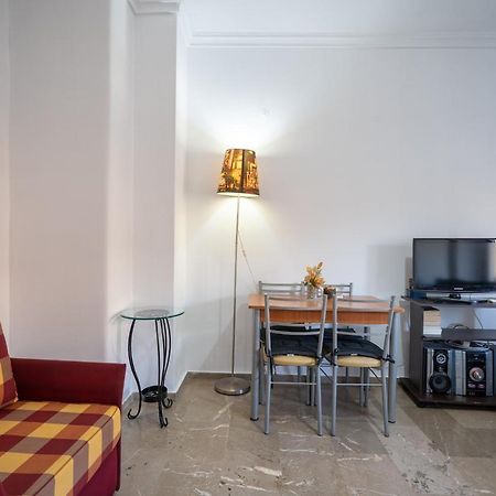 Dimotiko Theatro Metro St. 1 Bedroom 4 Pers. Flat Piräus Exterior foto