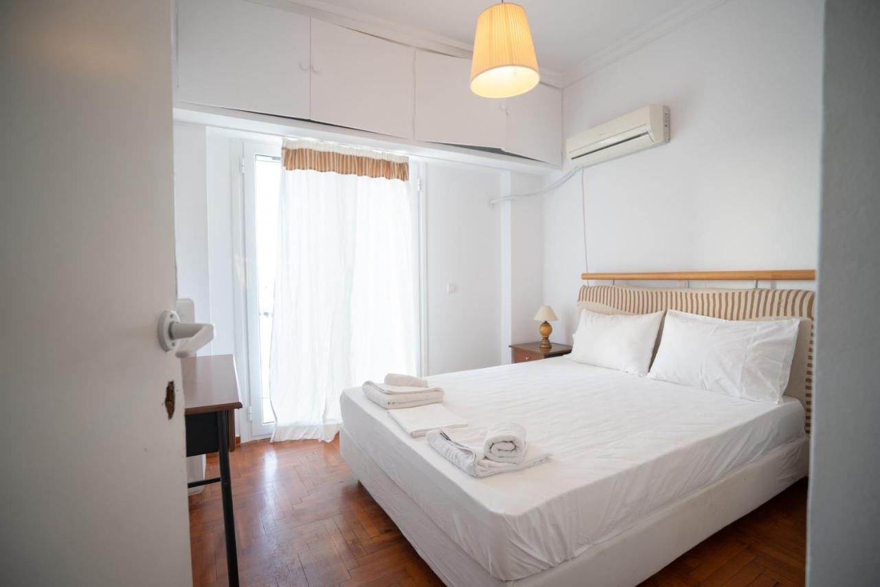 Dimotiko Theatro Metro St. 1 Bedroom 4 Pers. Flat Piräus Exterior foto